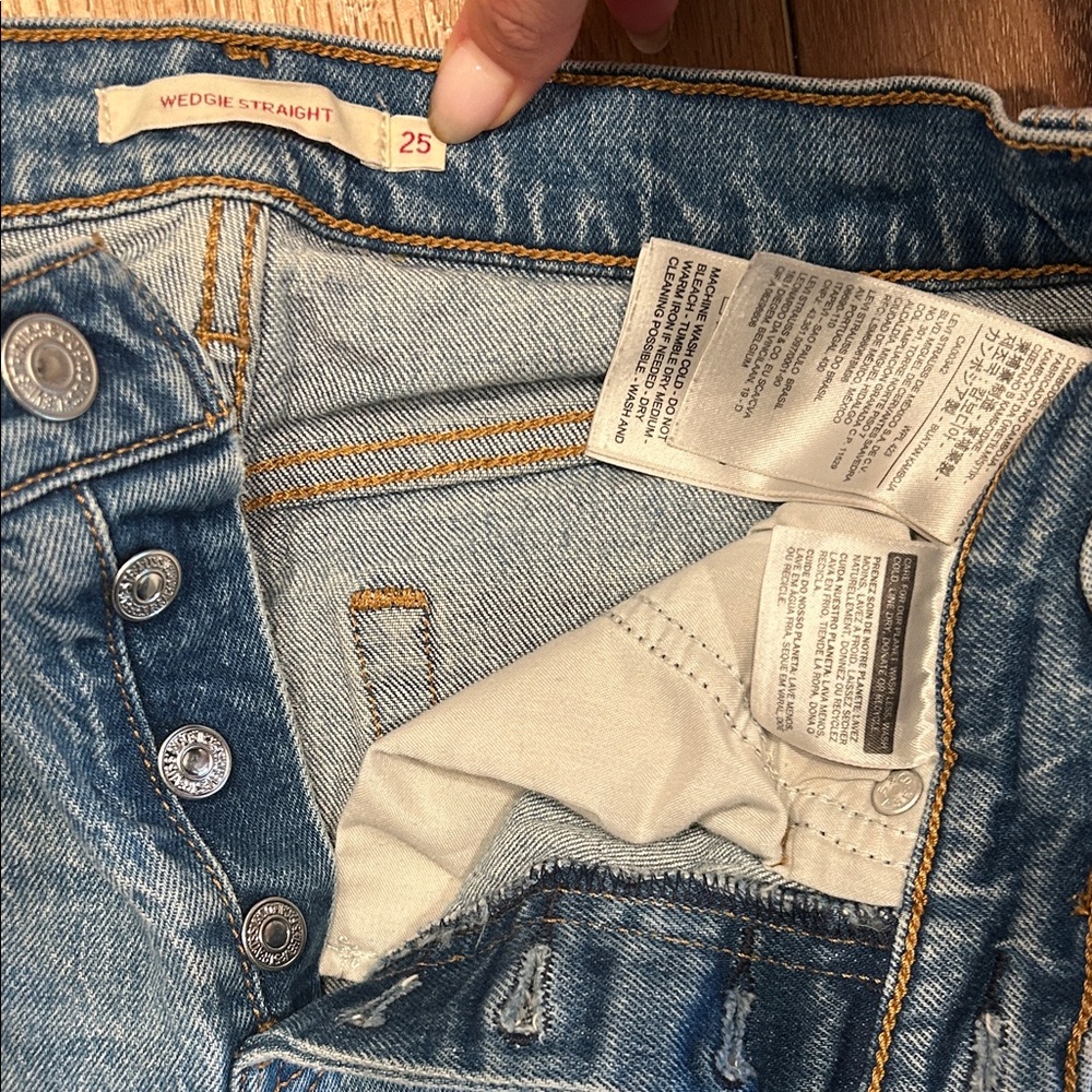 Levi's Women's Straight Blue Jeans - Picture 2 of 4